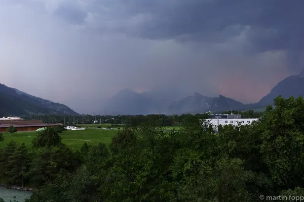 01 Regen zieht von Sargans her heran