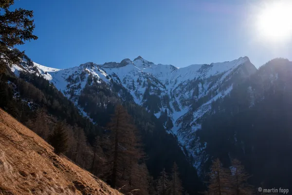 04 Blick hoch zu Falknis und Co