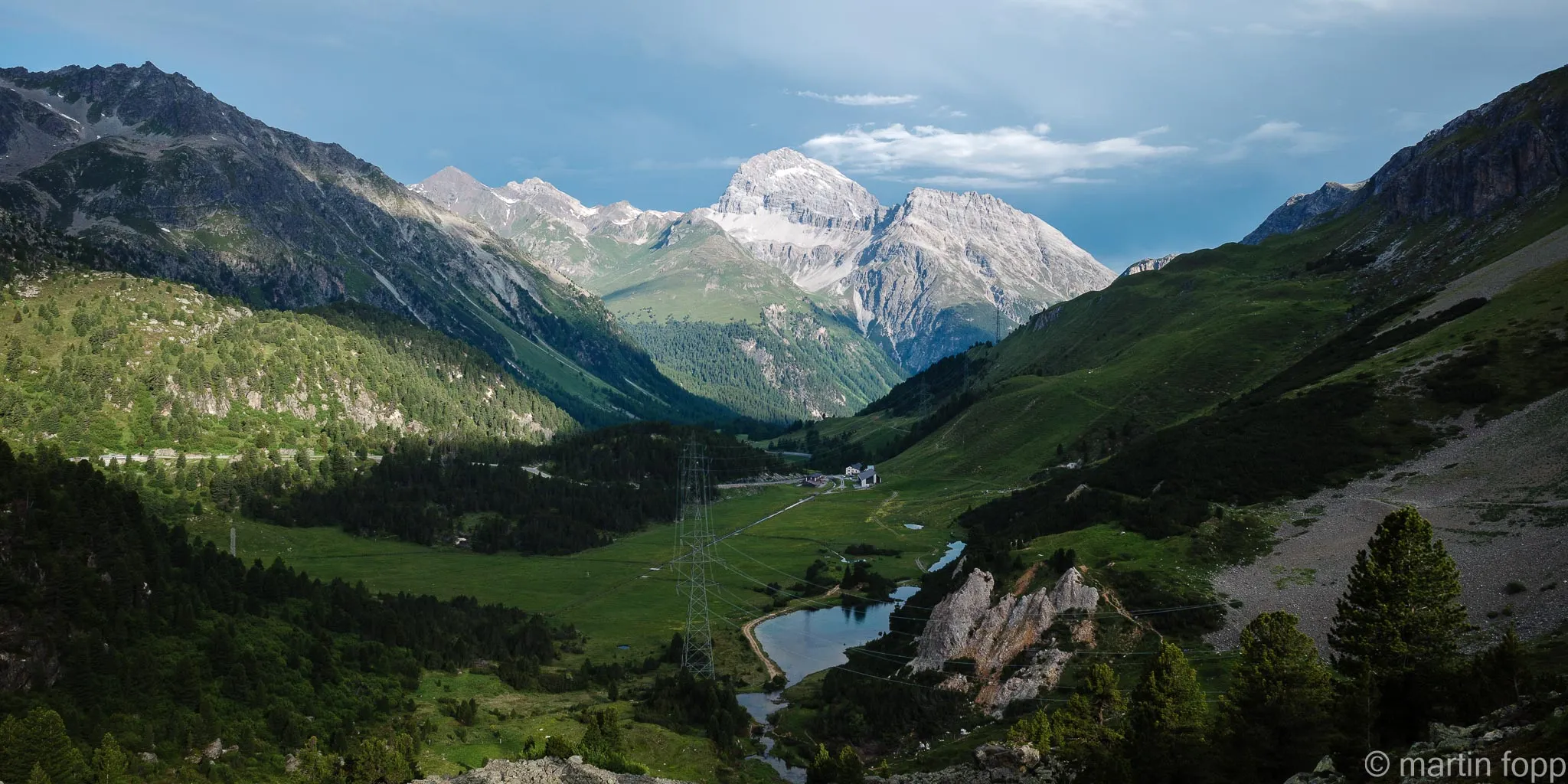 frühe Fahrt über den Albula mit Rückblick auf den Piz Ela