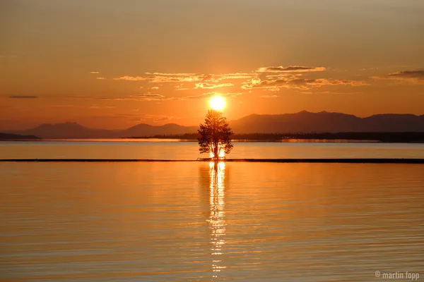 15 Sonnenaufgang am Yellowstone Lake