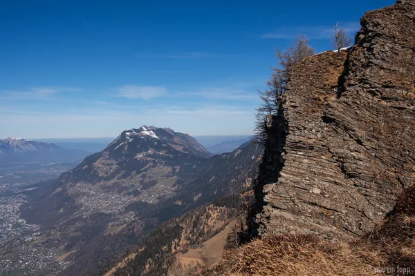 16 eher brüchige Gesteinsschichten