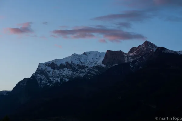 34 schneebedeckter Falknis im Abendlicht