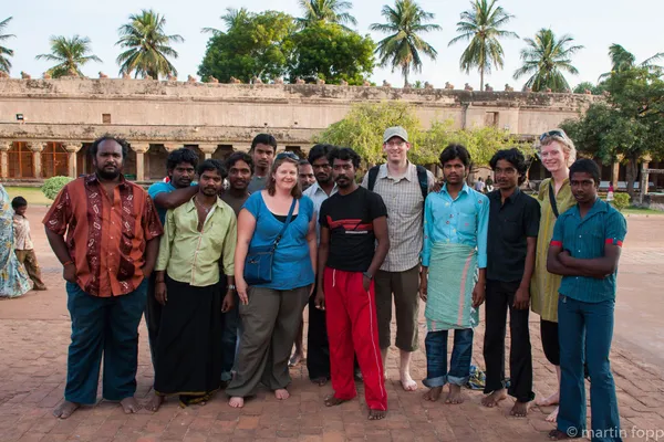 51 Thanjavur - Gruppenbild im Tempel